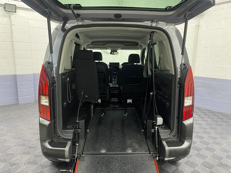 Second-hand Peugeot Rifter Allure 2025 Gri Monovolum