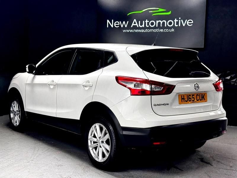 Used Nissan Qashqai Acenta 2015 White SUV