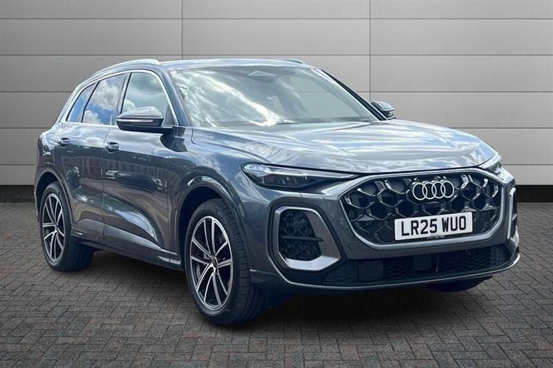 Daytona grey Used 2025 Audi Q5 Advanced SUV | £57,995 - Image 1/4