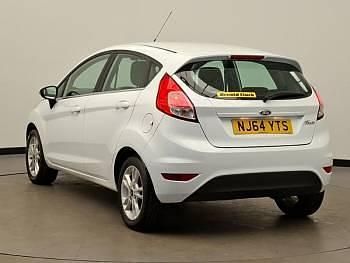 Used Ford Fiesta Zetec 82 HP (60 kW) 2014 White Hatchback