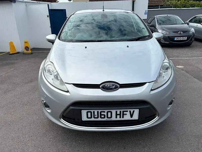 Used Ford Fiesta Titanium 96 HP (70 kW) 2011 Silver Hatchback