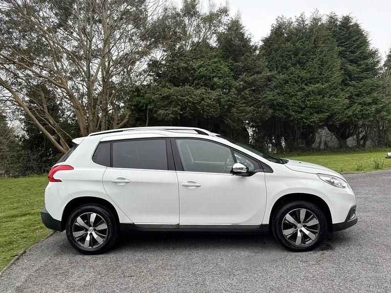 Used Peugeot 2008 Allure 100 HP (73 kW) 2015 White SUV