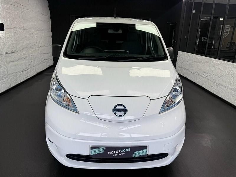 Used Nissan e-NV200 Tekna 80 kW (109 HP) 2016 White MPV