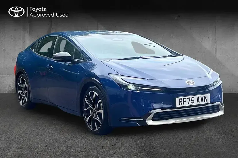 Used Toyota Prius 223 HP (164 kW) 2025 Lunar shadow Hatchback