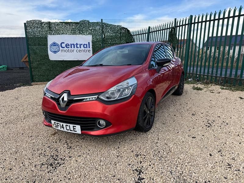 Used Renault Clio IV Dynamique 2014 Red Hatchback