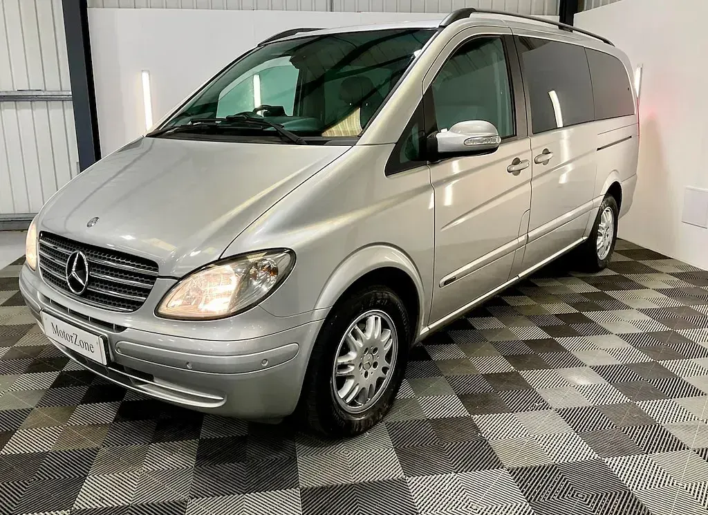 Usado Mercedes Viano 150 HP (110 kW) 2006 Prateado Monovolume
