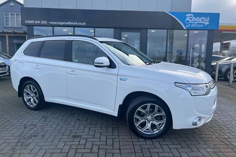 Used 2015 Mitsubishi Outlander P-HEV | £9,595 (Fair price) - Image 1/1