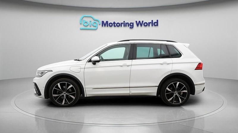 Used VW Tiguan R-line 245 HP (180 kW) 2022 White SUV