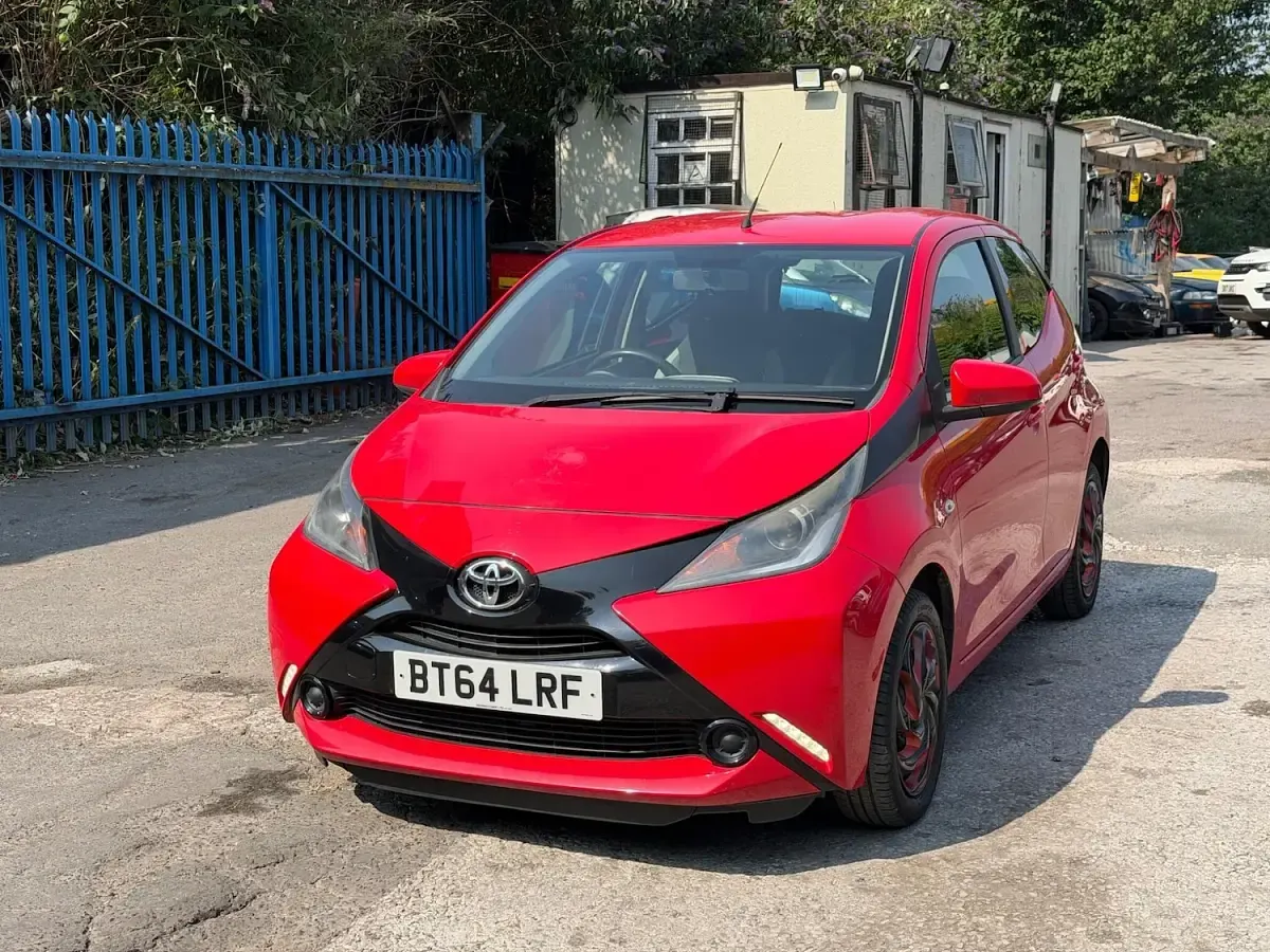 Used Toyota Aygo X-play 68 HP (50 kW) 2014 Red Hatchback