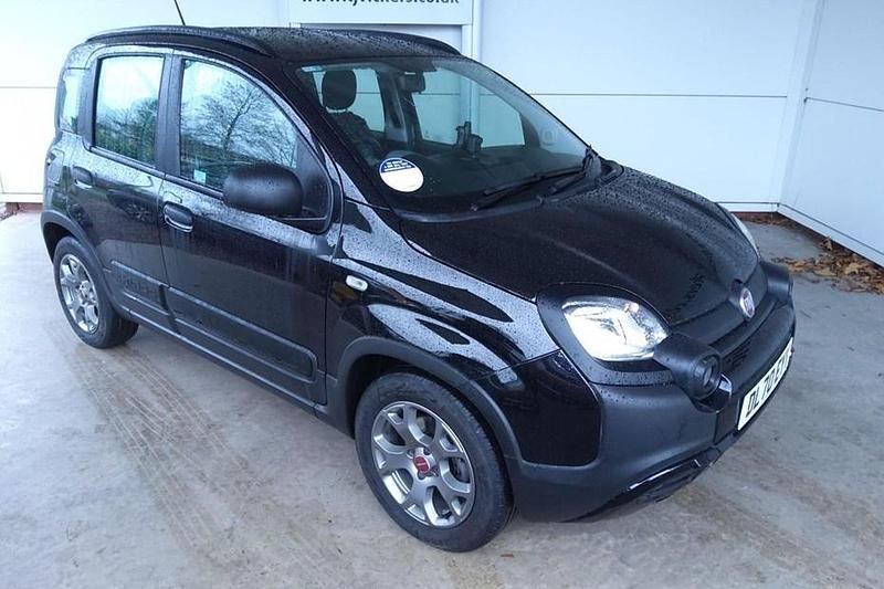 Used Fiat Panda Cross Cross 70 HP (51 kW) 2020 Black Hatchback
