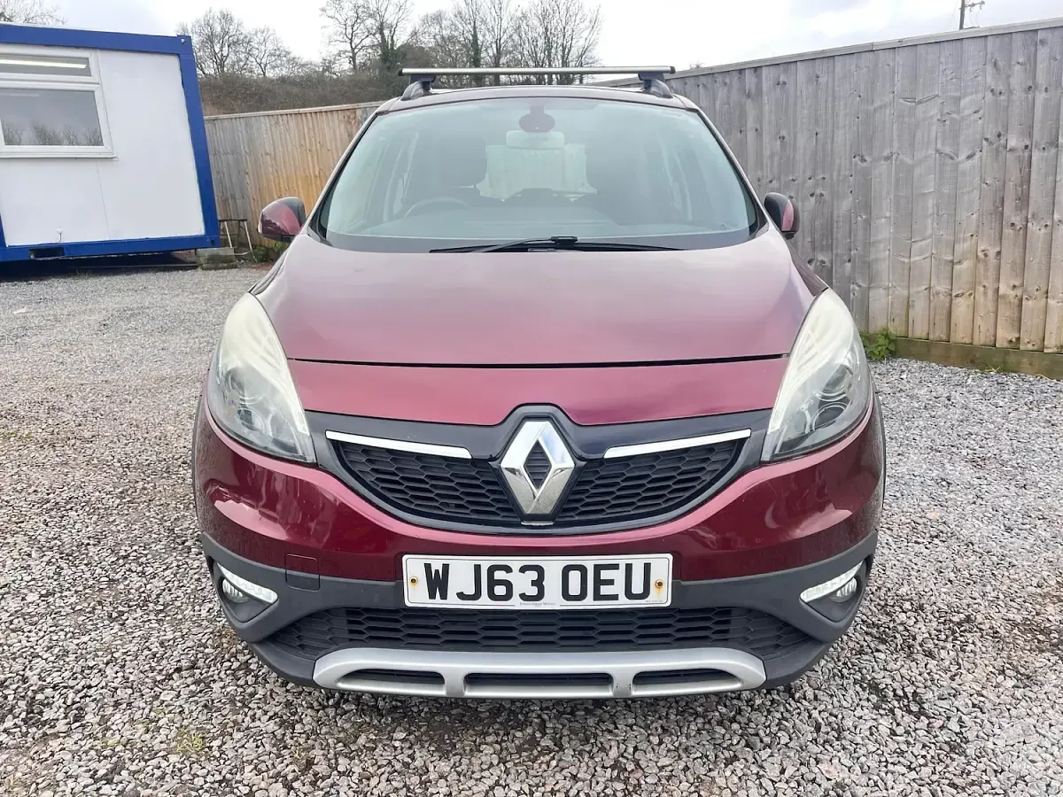 Used Renault Scénic III Dynamique 130 HP (95 kW) 2013 Red MPV