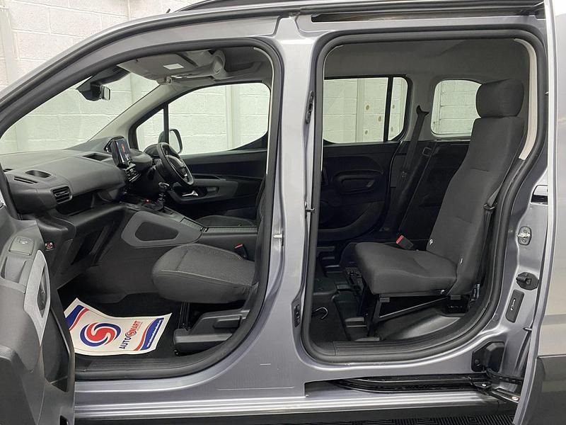 Second-hand Peugeot Rifter Allure 2025 Gri Monovolum