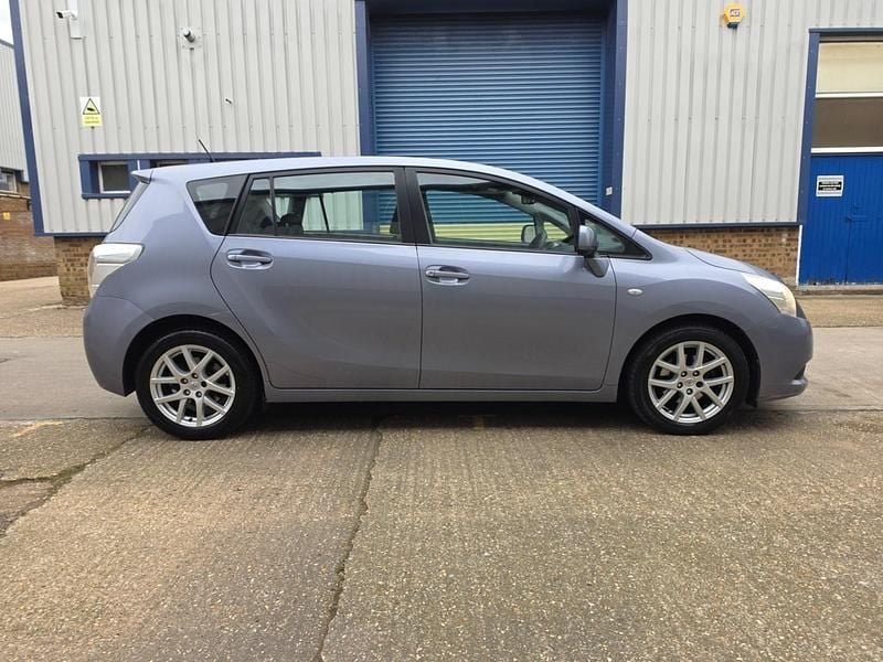 Used Toyota Verso 2009 Blue MPV