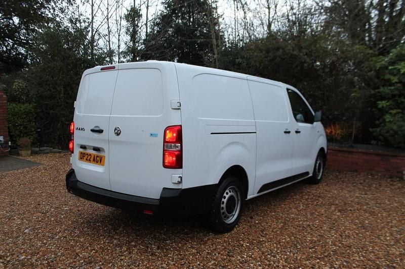 Used Vauxhall Vivaro 100 HP (73 kW) 2022 White MPV