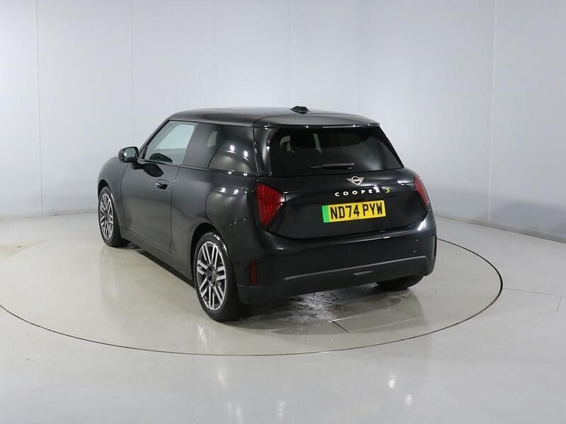 Used Mini Cooper SE Hatch 158 kW (215 HP) 2024 Black Hatchback