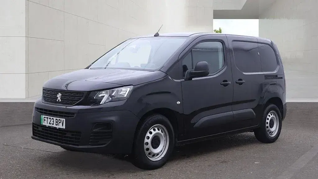 Used Peugeot Partner Premium 136 HP (100 kW) 2023 Black MPV