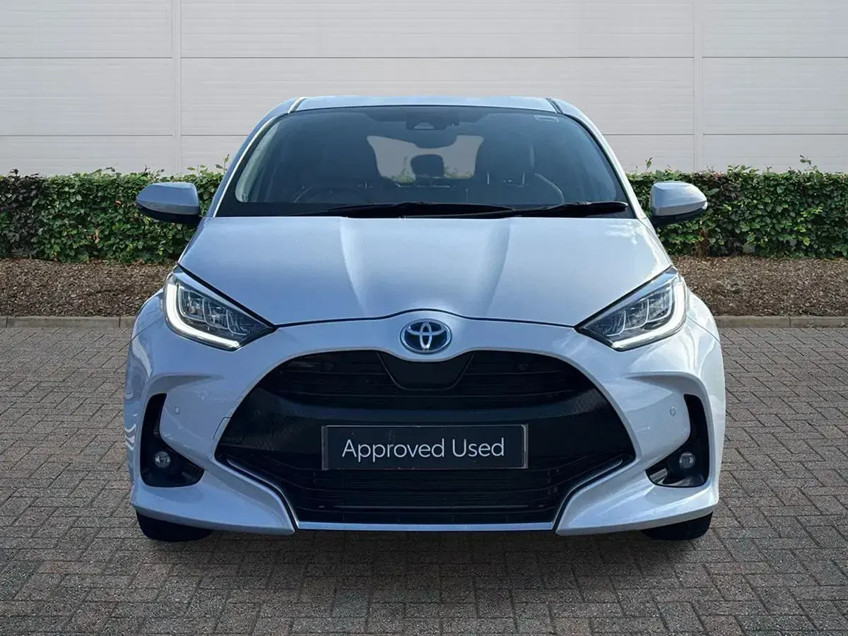 Used Toyota Yaris 2023 White Hatchback