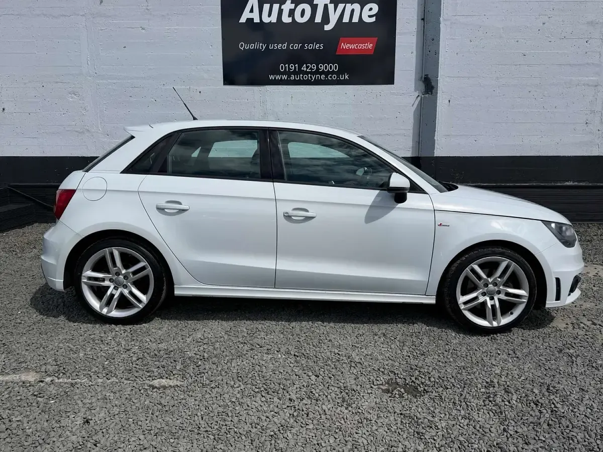 Used Audi A1 S-Line 105 HP (77 kW) 2012 White Hatchback