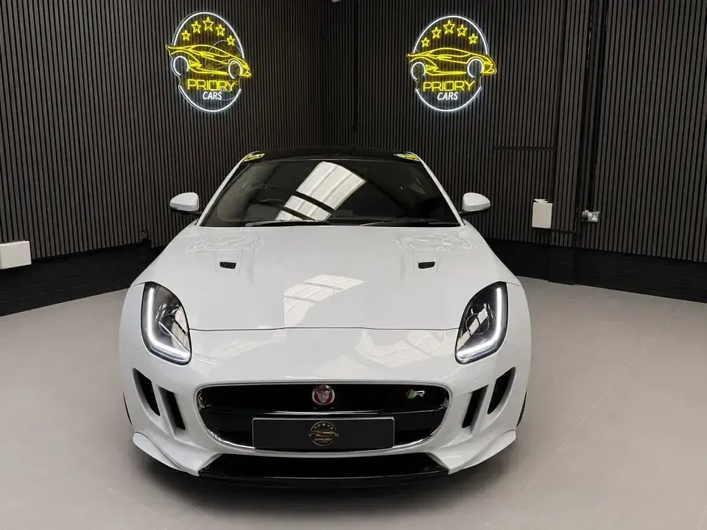 Used Jaguar F-Type R 550 HP (404 kW) 2016 White Coupe