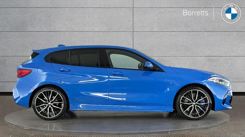 Used BMW 118 M Sport 134 HP (98 kW) 2024 Blue Hatchback