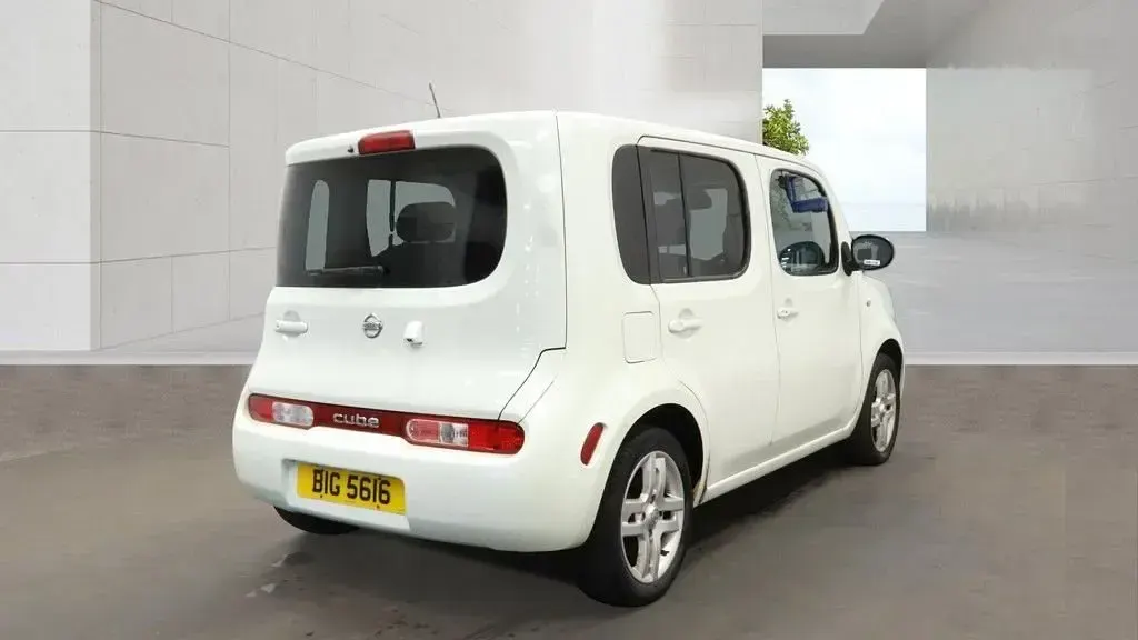 Used Nissan Cube 110 HP (80 kW) 2010 White Estate