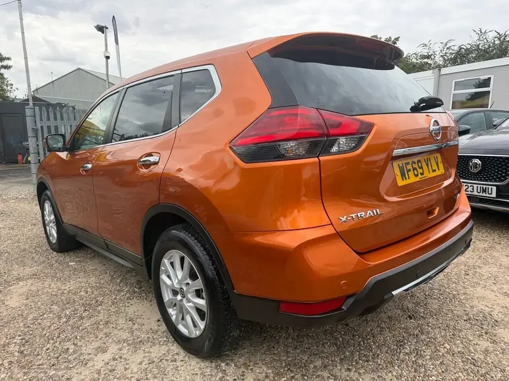 Used Nissan X-Trail Acenta Premium 150 HP (110 kW) 2019 Orange SUV