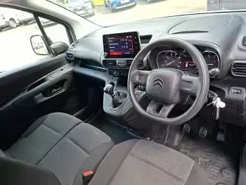 Used Citroën Berlingo 100 HP (73 kW) 2024 White MPV