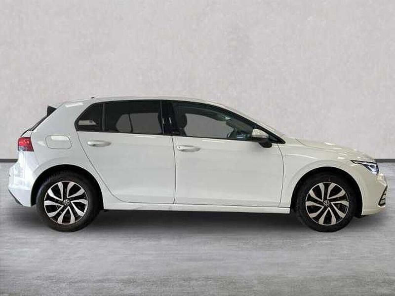 Used VW Golf VIII Active 130 HP (95 kW) 2022 White Hatchback