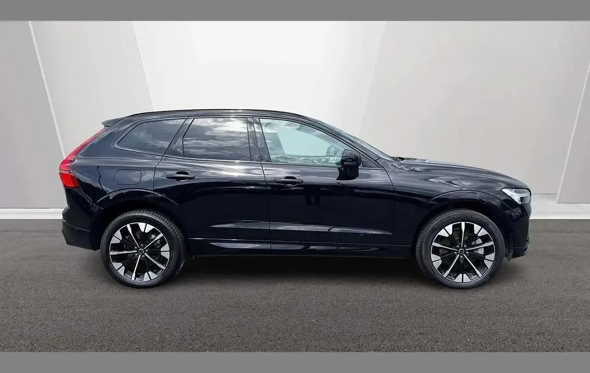 Used Volvo XC60 Ultra 449 HP (330 kW) 2025 Black SUV