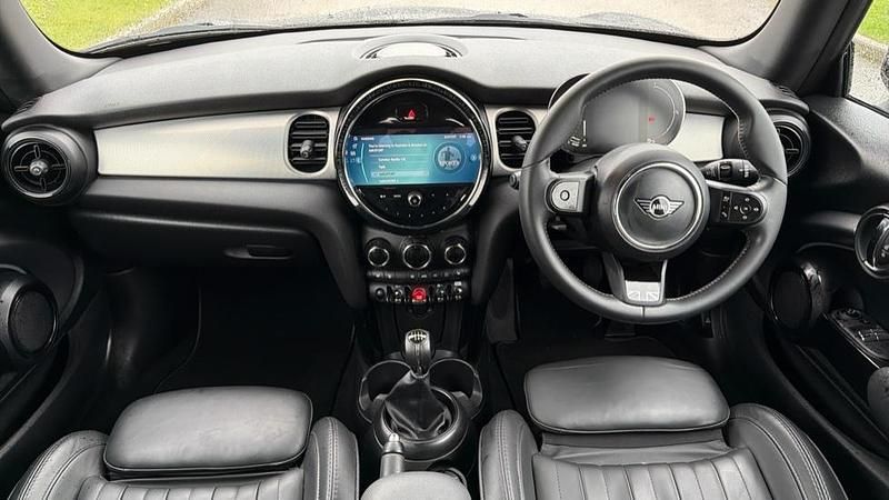 Used Mini Cooper Exclusive 134 HP (98 kW) 2021 Black Hatchback