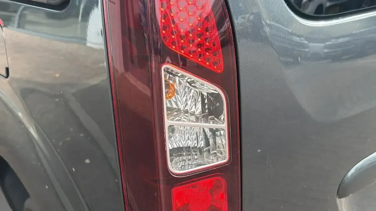 Used Citroën Berlingo Feel 99 HP (72 kW) 2018 Grey MPV