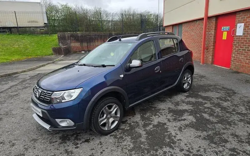 Begagnad Dacia Sandero Lauréate 90 HK (66 kW) 2017 Blå Halvkombi