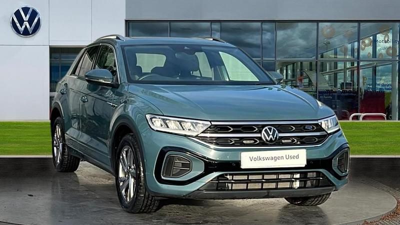 Petrol blue metallic Used 2025 VW T-Roc R-line SUV | £28,061 (Fair price) - Image 1/4