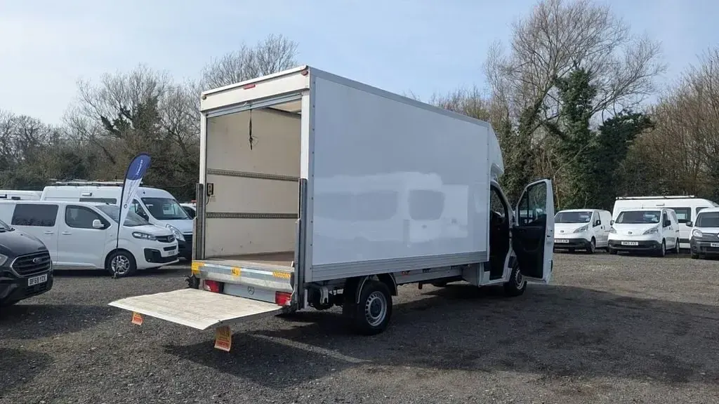 Używany Mercedes Sprinter Progressive 2023 Biały Van
