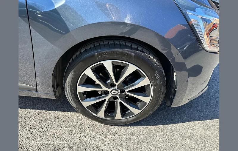 Used Renault Clio V Iconic 90 HP (66 kW) 2022 Grey  Hatchback
