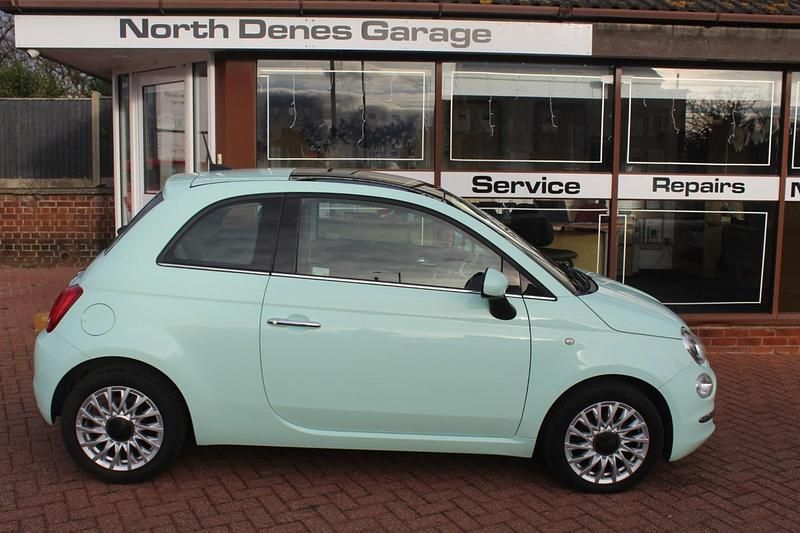 Used Fiat 500 Lounge 69 HP (50 kW) 2017 Green Hatchback