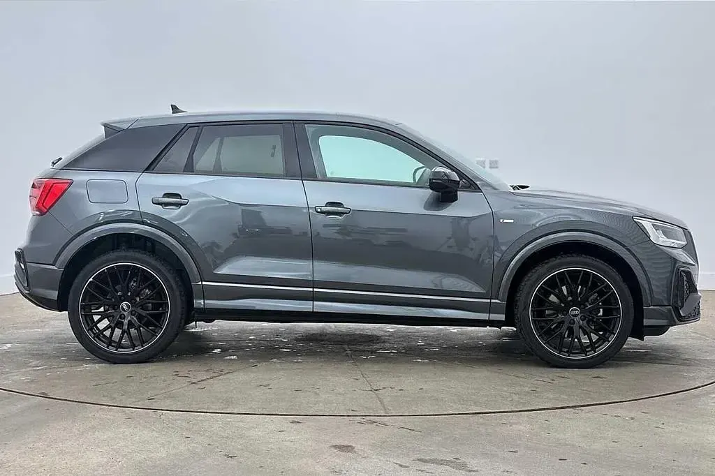 Used Audi Q2 Black Edition 150 HP (110 kW) 2026 Grey SUV