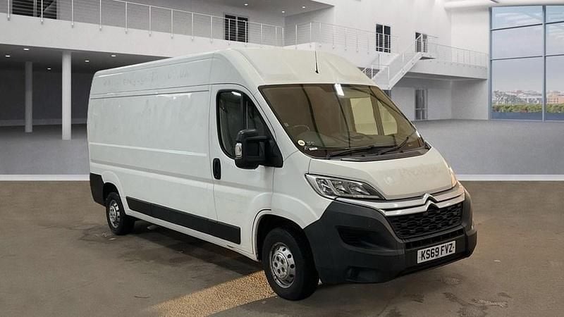 Used Citroën Relay 140 HP (102 kW) 2019 White Van