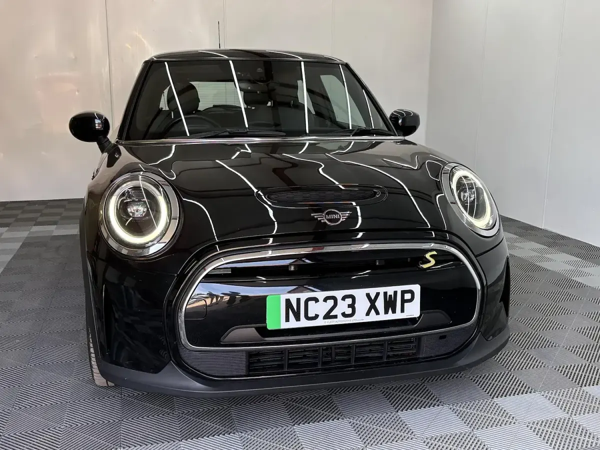 Used Mini Cooper SE Hatch 135 kW (184 HP) 2023 Black Hatchback