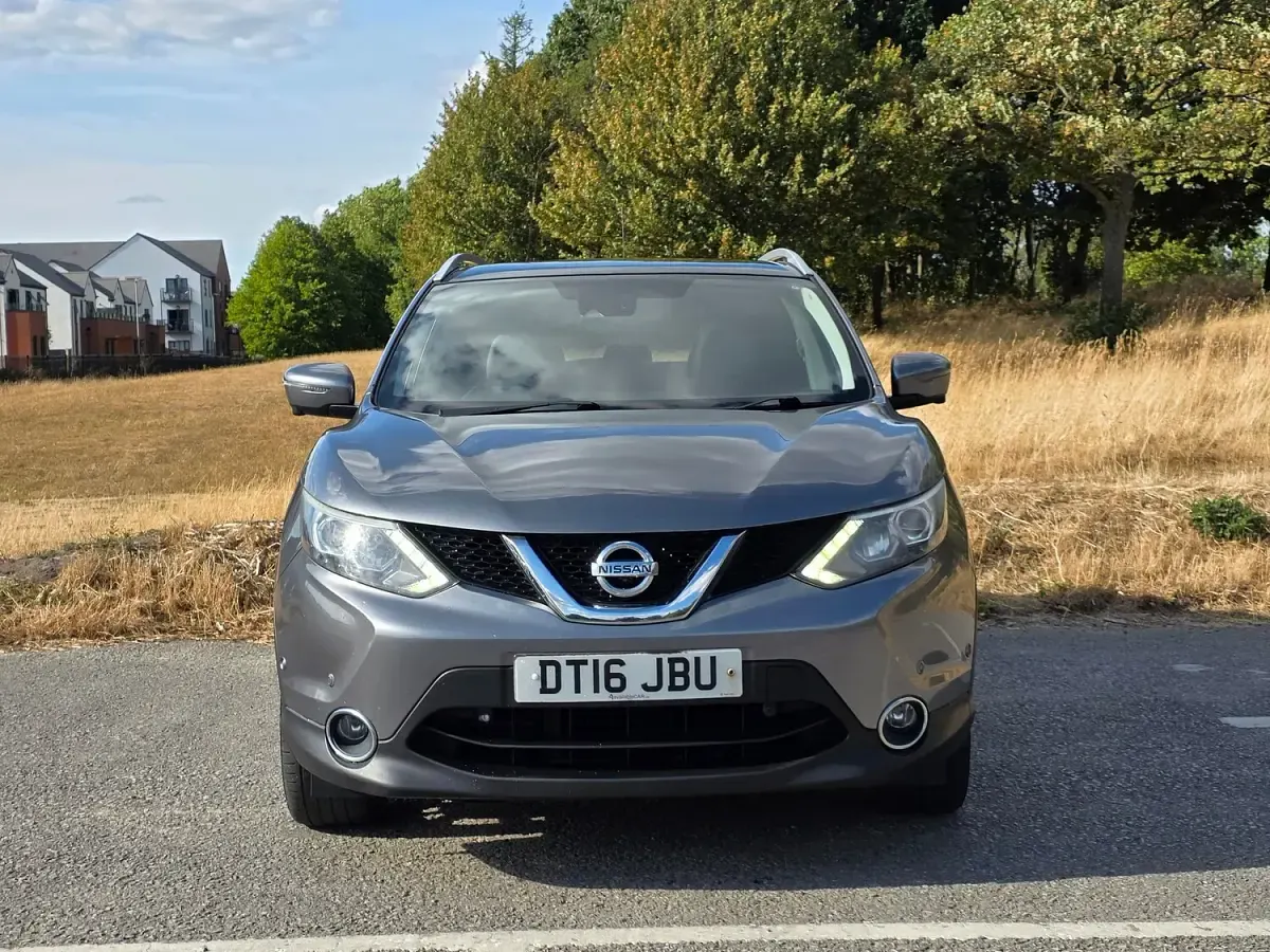 Used Nissan Qashqai S 110 HP (80 kW) 2016 Grey SUV