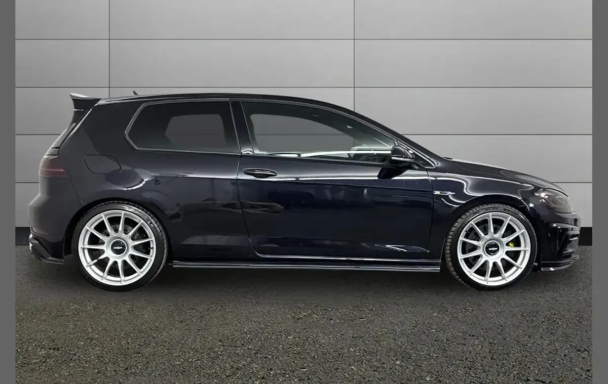Used VW Golf VII R 296 HP (217 kW) 2019 Black Hatchback