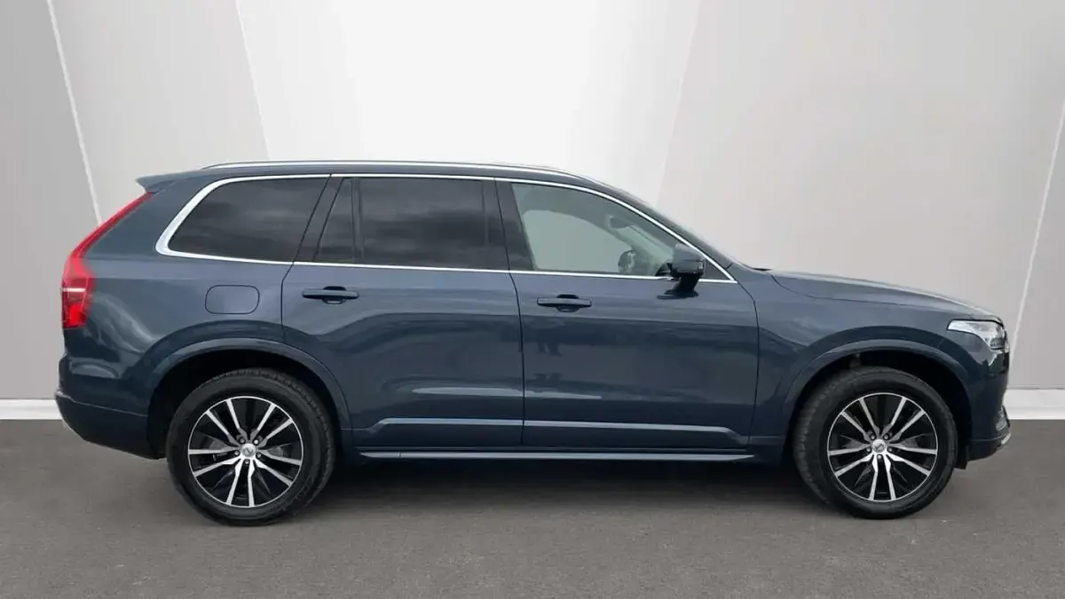 Used Volvo XC90 Momentum 232 HP (170 kW) 2022 SUV