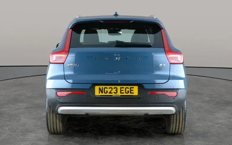 Used Volvo XC40 Core 163 HP (119 kW) 2023 Blue SUV