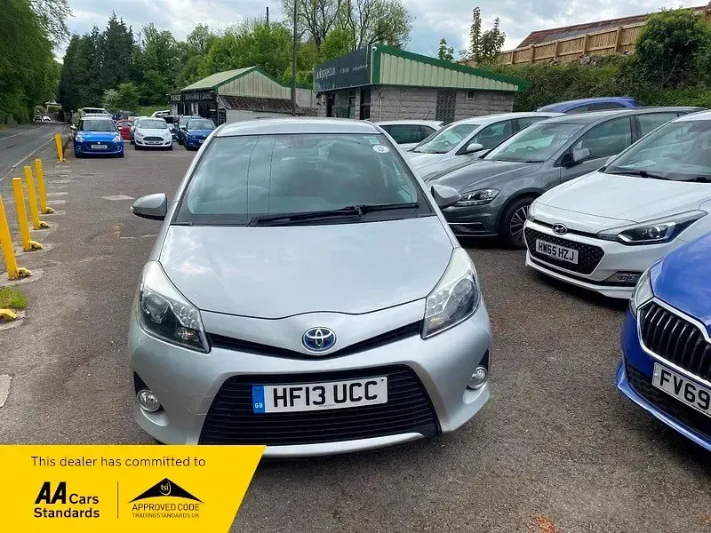 Usata Toyota Yaris Hybrid 2013 Argento