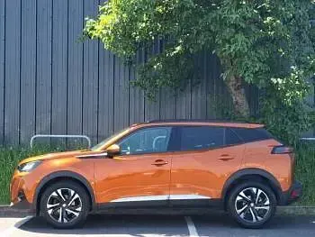 Used Peugeot 2008 Allure 101 HP (74 kW) 2020 Orange SUV