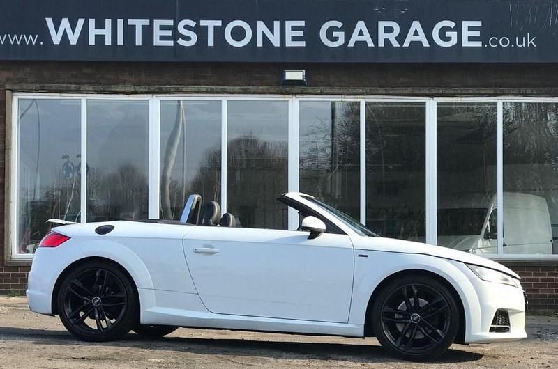 Begagnad Audi TT S-Line 184 HK (135 kW) 2015 Vit Sportkupé