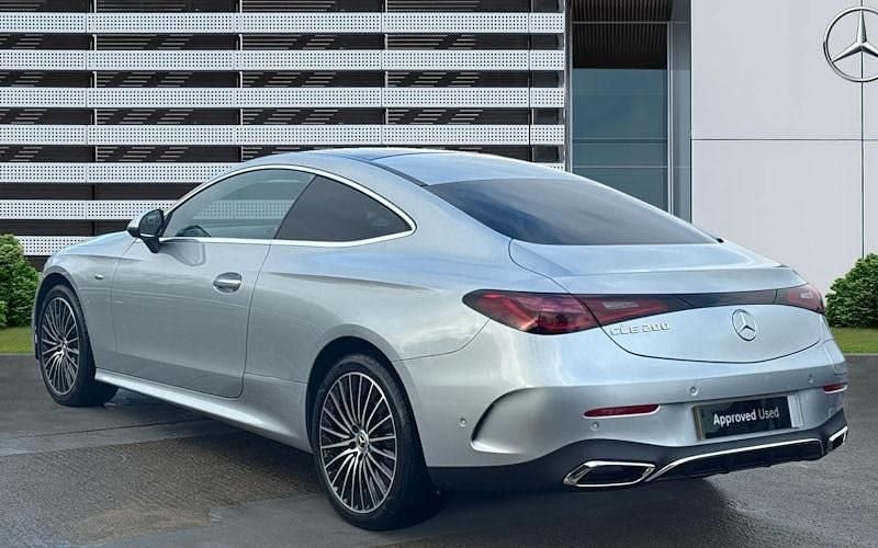 Usado Mercedes E300 AMG Line Premium Plus 313 HP (230 kW) 2025 Coupé