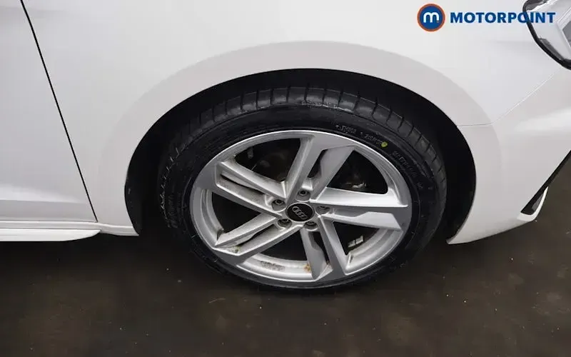 Used Audi A1 Sportback S-Line 95 HP (69 kW) 2023 White Hatchback