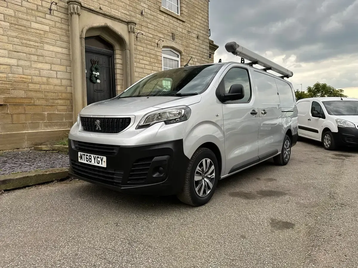 Used Peugeot Expert 2019 Silver Van