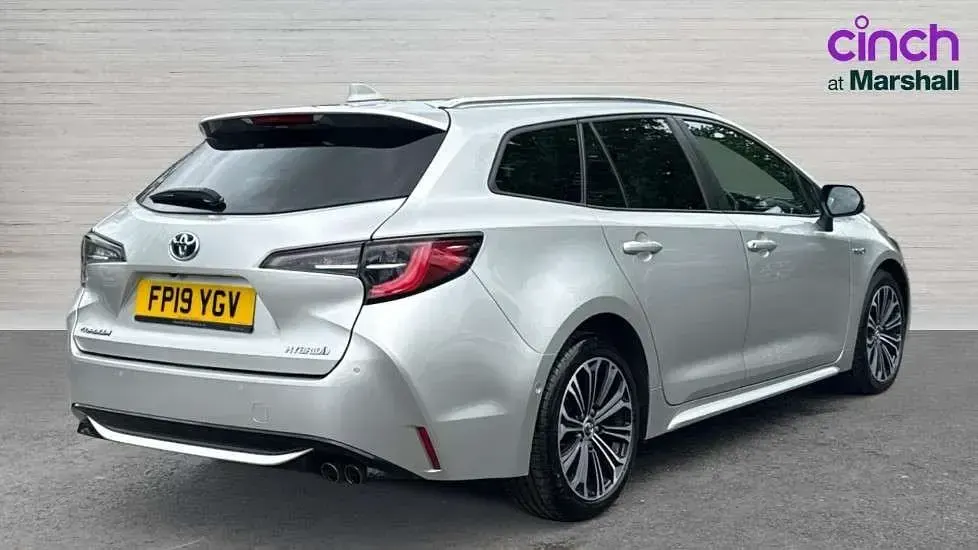 Used Toyota Corolla Design 184 HP (135 kW) 2019 Silver Estate